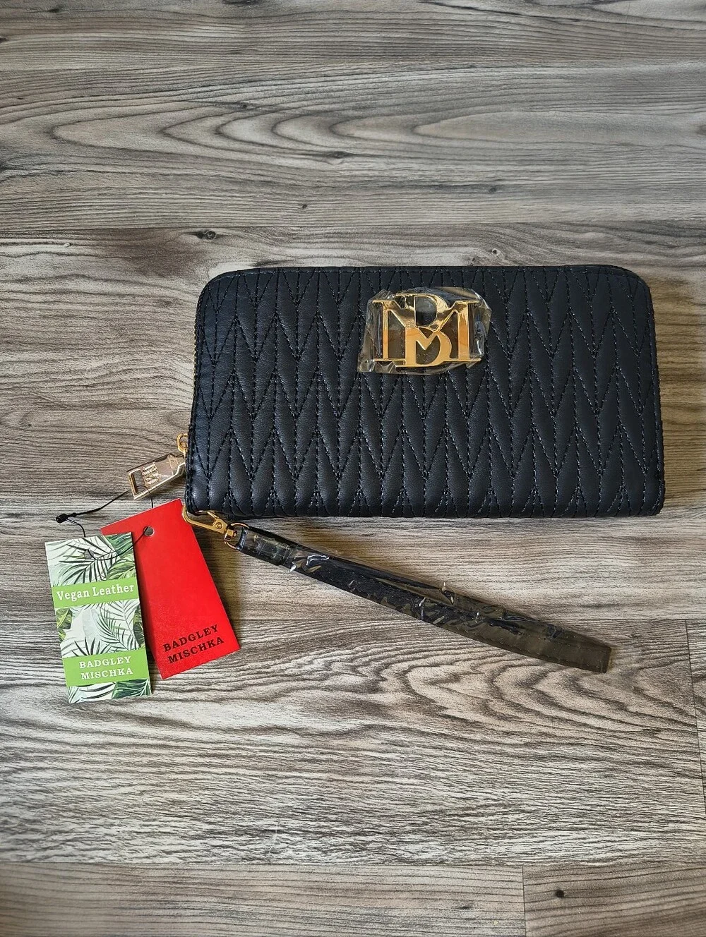 Badgley Mischka Black Quilted Wristlet Wallet With Phone Pocket